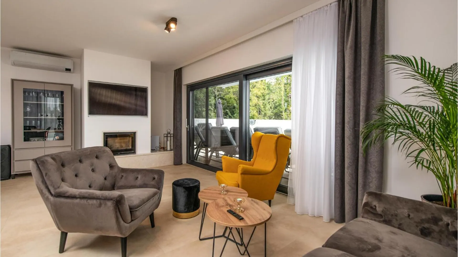 Lovely Home In Rebici With Wifi Holiday home